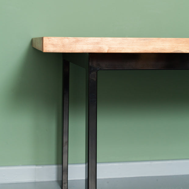 Schreibtisch ONDERBANKEN von JOHANENLIES