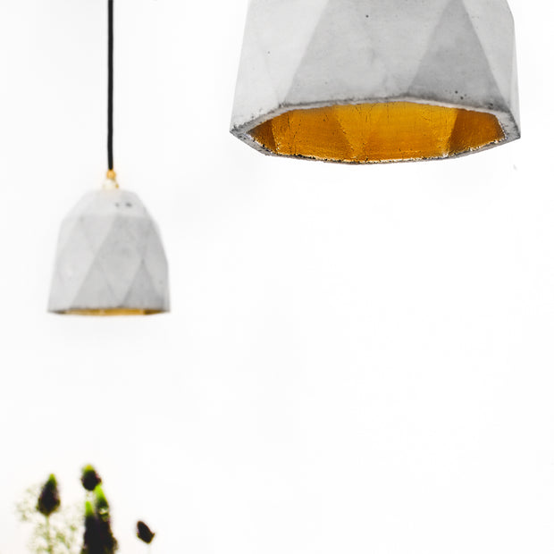 [T1] graue Hängelampe trianguliert von GANTlights
